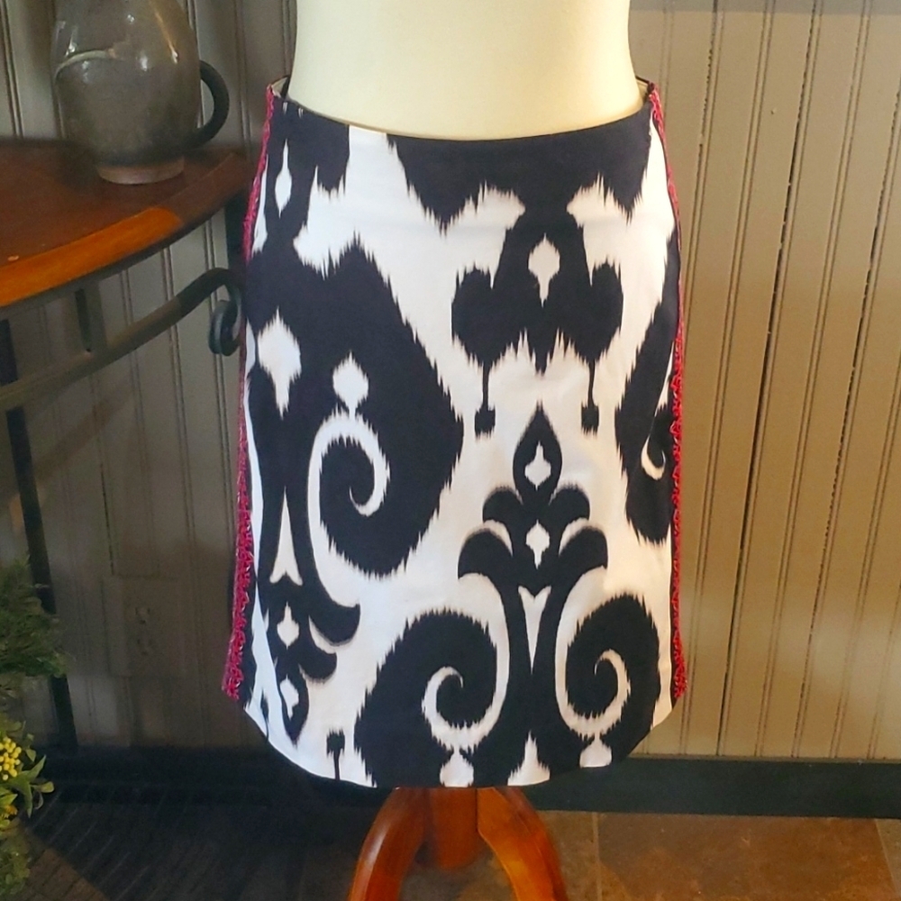 WhiteHouse/BlackMarket* Skirt